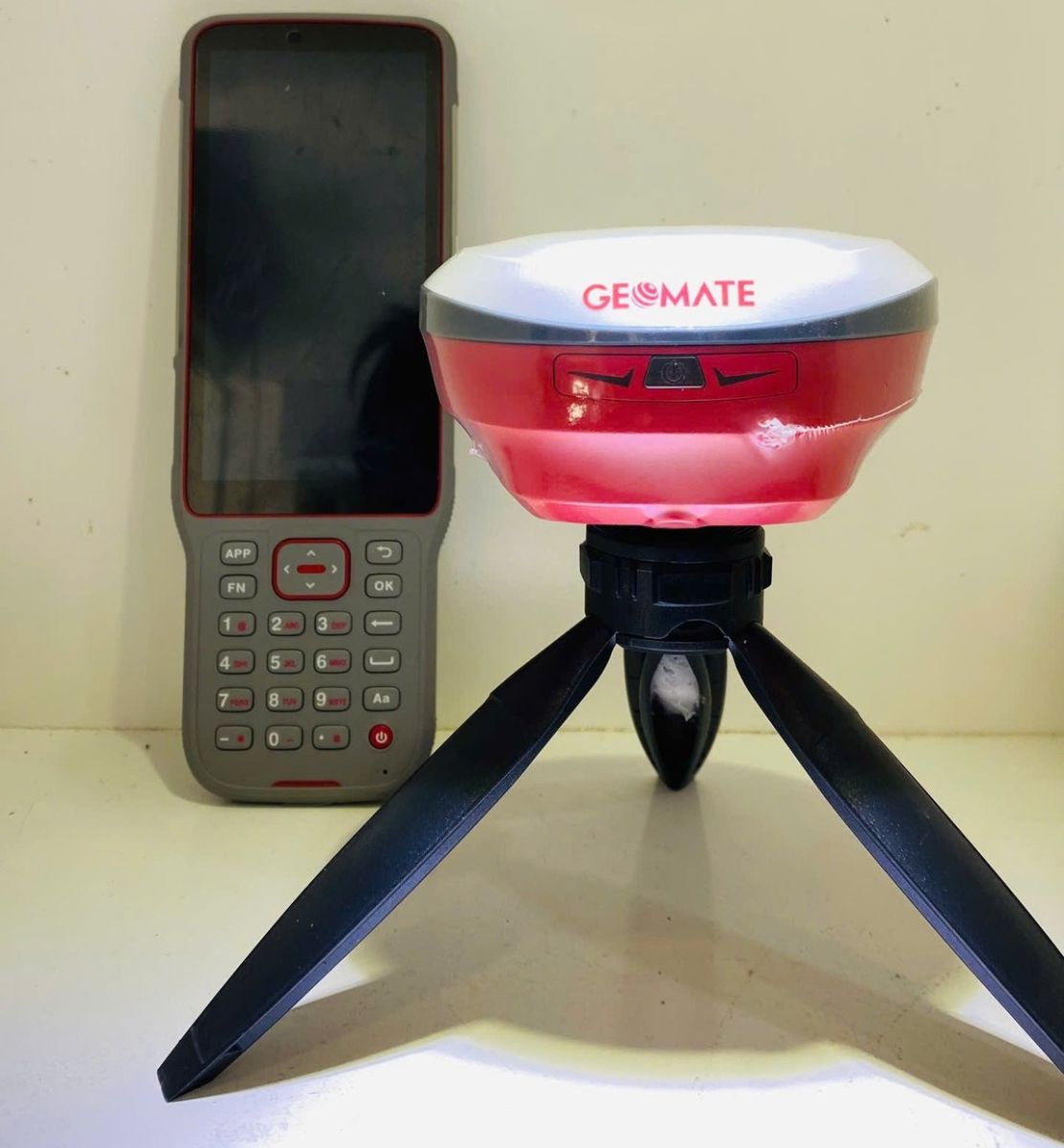 Định vị siêu nhanh- Chính xác đến từng cm với GPS RTK Geomate