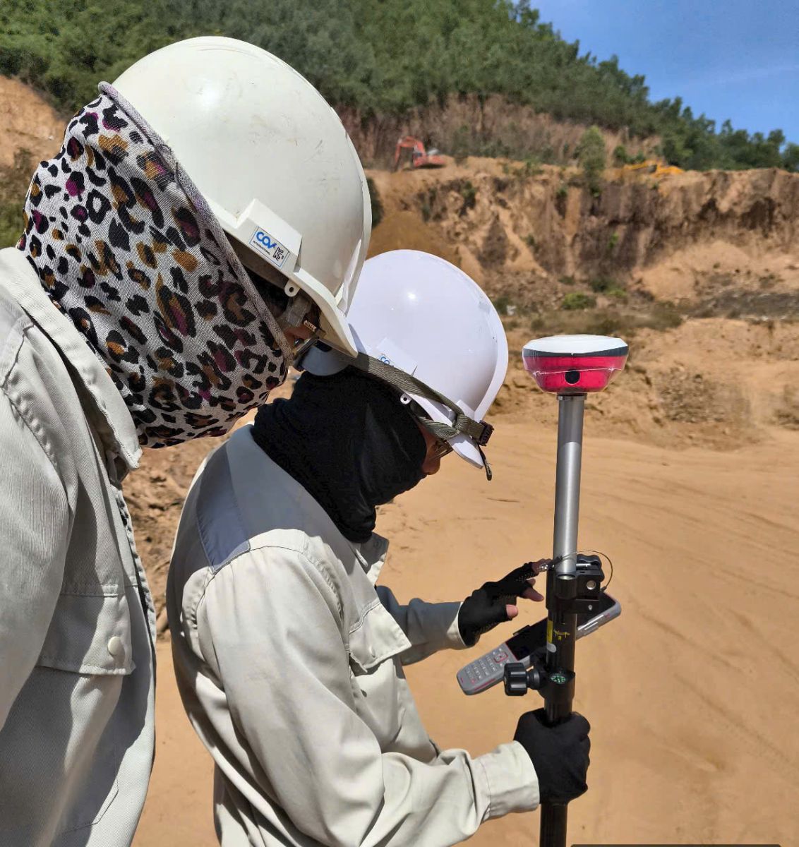 Máy GPS RTK Geomate- Giá thành cạnh tranh so với các dòng cùng phân khúc
